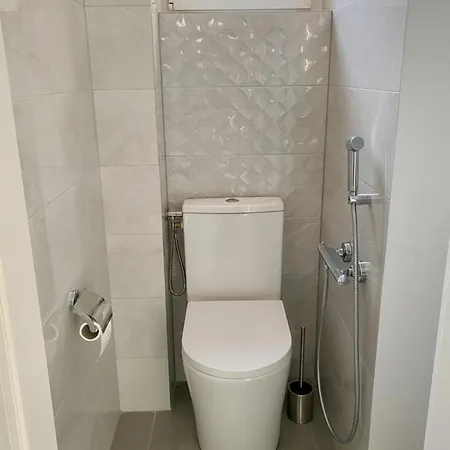 Caste Apartment, 1-4 Guests, Garage, Historical Downtown براتسيلافا