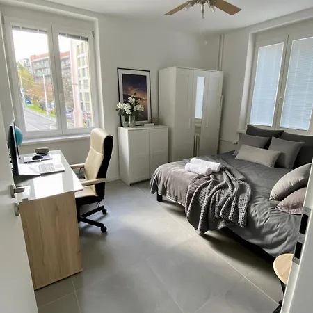 Caste Apartment, 1-4 Guests, Garage, Historical Downtown * Братислава