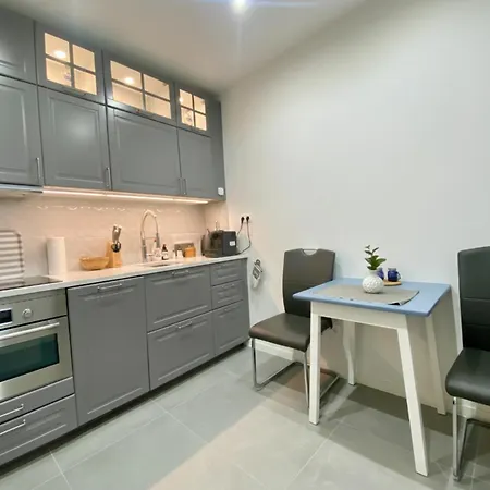 Bratislava, Caste Family Apartment, Private Free Parking, Old Town, Caste View