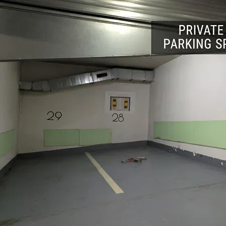 Caste Apartment, 1-4 Guests, Garage, Historical Downtown 아파트 브라티슬라바